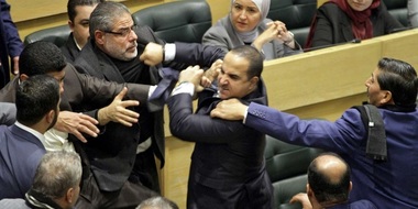Deputaţii iordanieni s-au luat marţi la pumni în Parlament, în urma escaladării unei dispute verbale