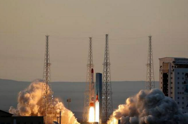 Iranul anunţă, în toiul negocierilor nucleare de la Viena, lansarea unei rachete cu rază de acţiune de tip Simorgh în spaţiu, cu trei aparate de cercetare la bord