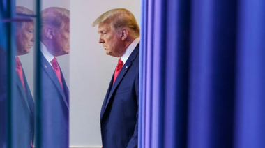 SUA ar putea deveni o dictatură până în 2030, dacă Trump ar câştiga alegerile în 2024, avertizează un politolog canadian
