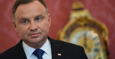 Preşedintele polonez Andrzej Duda, vaccinat complet şi cu un ”booster”, testat pozitiv covid-19 în urma unui focar la preşedinţie