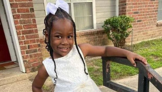 Investigaţii şi anchetă internă în Poliţia din Houston după ce nepoata în vârstă de 4 ani a lui George Floyd a fost rănită grav la ficat, plămân şi coaste într-un atac armat, în noaptea de Anul Nou; tatăl fetei, Derrick Delane, denunţă un atac ”ţintit”