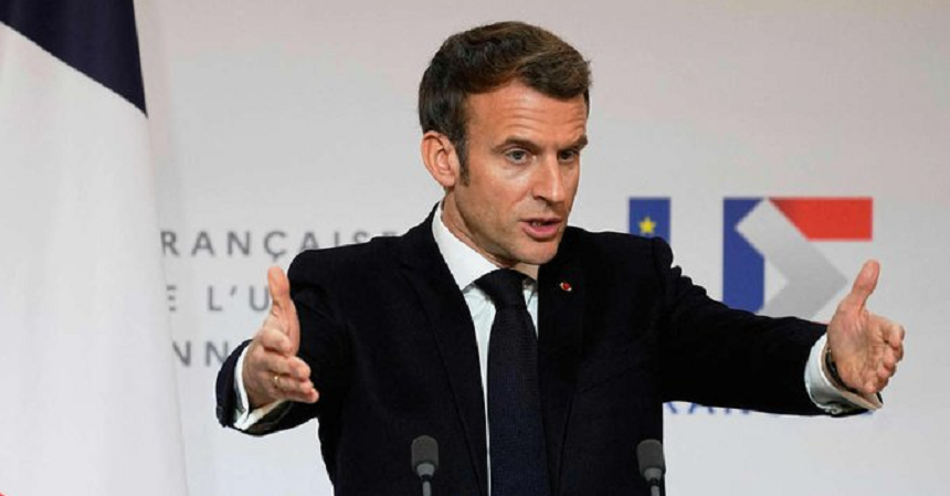 Macron îşi asumă ”în întregime” declaraţiile controversate cu privire la ”frecarea ridichii” francezilor nevaccinaţi