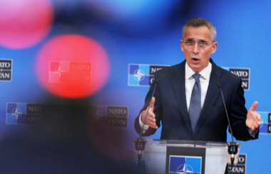 Riscul unui conflict în Ucraina este ”real”, avertizează Jens Stoltenberg în urma unei reuniuni a miniştrilor de Externe din cadrul NATO, care este necesar să fie pregătită în cazul unui eşec diplomatic