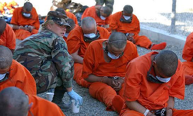 SUA aprobă eliberarea altor cinci deţinuţi de la Guantanamo