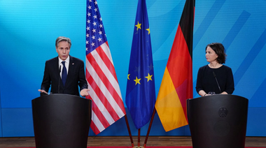 ”Orice” încălcare a frontierei ucrainene de către Rusia va antrena o reacţie ”rapidă şi dură” a SUA, avertizează Blinken la Berlin