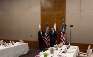Înfruntare crucială Lavrov-Blinken, la Geneva, în criza ucraineană, după ce Moscova cere retragerea trupelor NATO din România şi Bulgaria