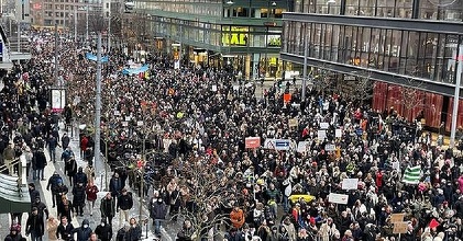 Manifestaţii în Suedia şi în Franţa faţă de restricţiile din pandemie
