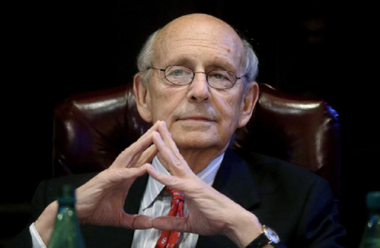 UPDATE-Judecătorul progresist de la Curtea Supremă Stephen Breyer urmează să se pensioneze în vară şi să-i oferă posibilitatea lui Biden să nominalizeze pentru prima oară o femeie de culoare la înalta Curte