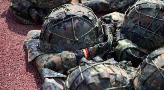 Germania trimite 5.000 de căşti militare în Ucraina şi provoacă critici şi ironii