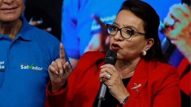 Xiomara Castro, învestită prima femeie preşedinte a Hondurasului, în prezenţa vicepreşedintei SUA Kamala Harris