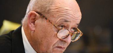 ”Lui Vladimir Putin îi revine să spună dacă va avea loc o confruntare sau o înţelegere”, afirmă Parisul, care respinge conceptul de ”suveranitate limitată” pe care Rusia vrea să-l impună în ”străinătatea sa apropiată”, inclusiv în Ucraina