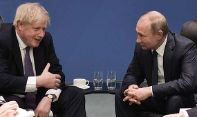 Boris Johnson urmează să-l sune pe Vladimir Putin pentru a-i cere să ”dea înapoi” şi să evite o ”baie de sânge” în Ucraina, înaintea unei vizite în regiune