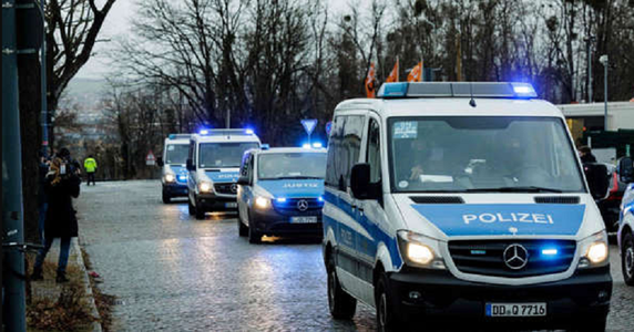 Doi poliţişti ucişi prin împuşcare, în sud-estul Germaniei; autorii, fugari, căutaţi în regiune