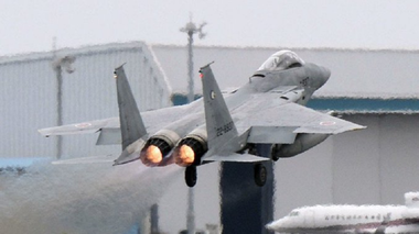 Avioane şi nave japoneze caută doi piloţi ai unui avion de vânătoare de tip F-15, prăbuşit în Marea Japoniei