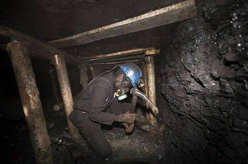 Zece morţi în Afganistan, în urma surpării unei mine artizanale de cărbune; trei mineri, salvaţi