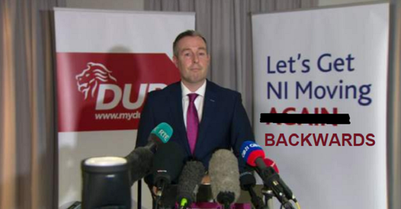 Premierul nord-irlandez Paul Givan demisionează din cauza unor nemulţumiri post-Brexit şi provoacă o nouă criză politică şi o perioadă de incertitudine