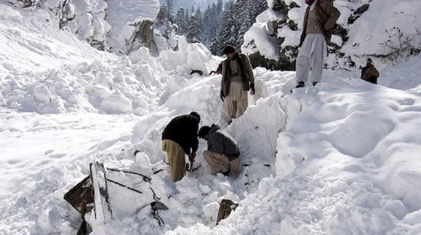 Cel puţin 19 morţi într-o avalanşă în Afganistan, la frontiera cu Pakistanul