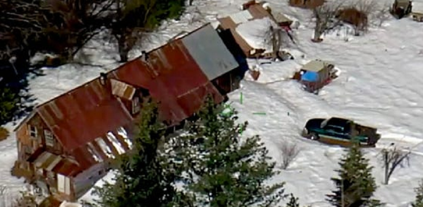 Un cuplu de americani, blocat din cauza ninsorii timp două luni într-o cabană în California