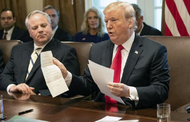 Donald Trump a luat cu el scrisori de la Kim Jong Un, când a plecat de la Casa Albă