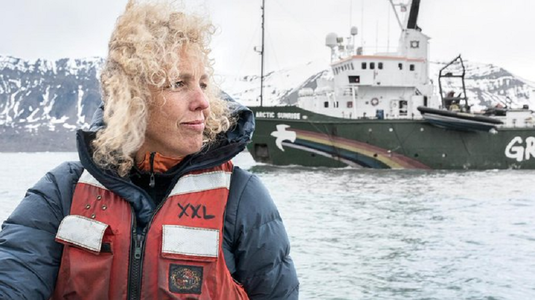 Germania o recrutează pe şefa Greenpeace, americanca Jennifer Morgan, ca ”ambasadoare a luptei împotriva modificărilor climatice”; ea urmează să primească cetăţenia germană, înainte de a intra în Guvernul Scholz ca secretar de stat