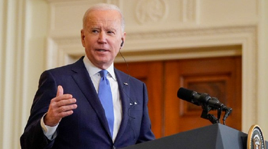 Biden confiscă şapte miliarde de dolari din rezervele Băncii centrale afgane în SUA şi rezervă jumătate despăgubirii victimelor atentatelor de la 11 septembrie 2001 şi jumătate ajutării umanitare a Afganistanului