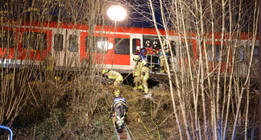 Un mort şi 14 răniţi în sudul Germaniei, într-o coliziune între două trenuri de periferie la nord de Munchen
