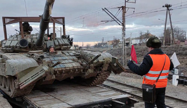 SUA afirmă că Rusia şi-a crescut prezenţa militară cu aproximativ 7.000 de soldaţi la graniţa cu Ucraina, în pofida promisiunilor de retragere: Rusia poate oferi un „pretext fals” pentru a invada Ucraina