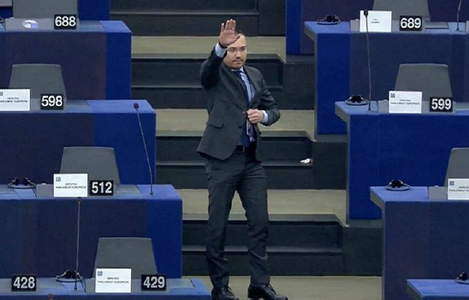 Un eurodeputat naţionalist bulgar, efectuează un salut nazist în hemiciclul Parlamentului European, la dezbaterea pe tema statului de drept din Polonia şi Ungaria, după ce CJUE a validat mecanismul de condiţionare a plăţilor din fonduri europene