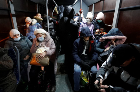 Explozie la Doneţk, civili din Donbas, evacuaţi în Rusia - FOTO