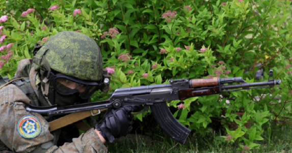 Rusia şi Belarus extind exerciţiile militare care ar fi trebuit să se încheie duminică