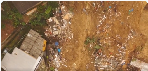 Brazilia - 152 de oameni au murit în urma alunecărilor de teren şi a inundaţiilor din oraşul Petropolis. 28 erau copii