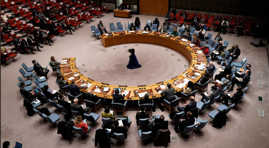 ONU şi majoritatea statelor membre ale Consiliului de Securitate denunţă, într-o reuniune de urgenţă, deciziile Rusiei de recunoaştere a independenţei ”republicilor” din Donbas şi de a ”desfăşura trupe” în estul Ucrainei