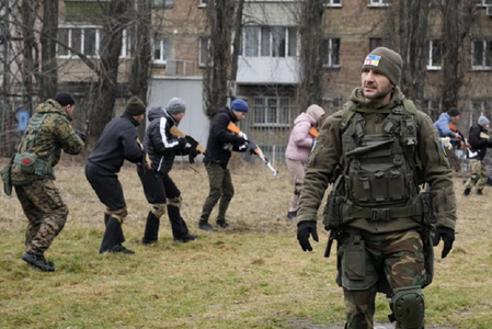 Ucraina moblizează rezerviştii cu vârsta cuprinsă între 18 şi 60 de ani din Forţele terestre