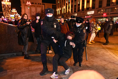Peste 1.800 de manifestanţi împotriva războiului din Ucraina, arestaţi în Rusia, anunţă ONU, care îndeamnă la eliberarea imediată a manifestanţilor încarceraţi