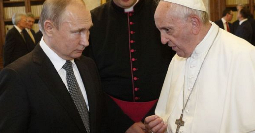 Papa Francisc îşi ”manifestă îngrijorarea faţă de războiul” din Ucraina, într-o vizită de peste o jumătate de oră la Ambasada Rusiei