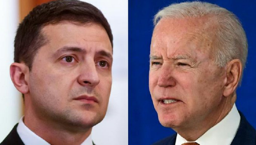 Joe Biden şi Volodimir Zelenski au vorbit 40 de minute la telefon despre impunerea unor sancţiuni mai drastice Rusiei, precum şi despre asistenţa oferită în domeniul apărării