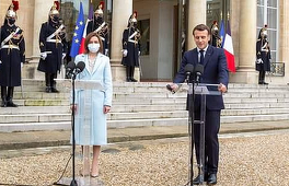 Macron le transmite Maiei Sandu şi lui Salome Zurabişvili ”hotărârea” sa de a susţine R.Moldova şi Georgia ”împotriva oricărei încercări de tensionare şi destabilizare”