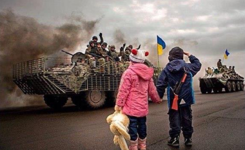 ”Nu meritaţi un război zadarnic cu vecinii voştri” din Ucraina, le transmite Blinken în rusă ruşilor