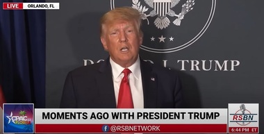 Trump l-a elogiat pe Putin şi i-a catalogat pe liderii occidentali "proşti"
