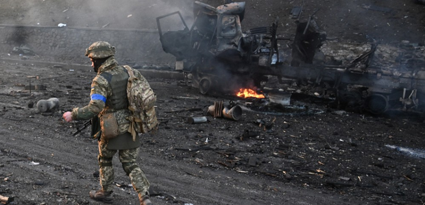 Ucraina - Armata rusă afirmă că a încercuit două oraşe din sud. Vehicule militare ruse au pătruns în Harkov (nord-est)