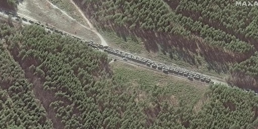 Război în Ucraina - Explozii puternice la Herson. Convoi de tancuri ruseşti pe 64 de kilometri se îndreaptă spre Kiev - FOTO