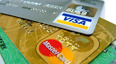 Visa şi Mastercard îndepărtează bănci ruseşti din reţeaua lor de carduri, aplicând sancţiuni impuse Rusiei după invadarea Ucrainei