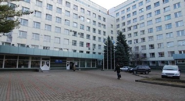 Medic de la Spitalul de Urgenţă din Harkov: Cel mai mult m-a impresionat când au venit simultan 10-15 pacienţi, aveau răni reale. Astăzi avem suficienţi medici, dar nu ştim ce va fi mâine; cei de la Ambulanţă duc pacienţi la spital sub atacul bombelor