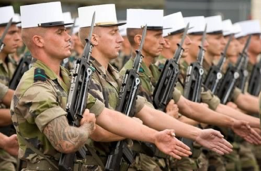Legiunea Străină autorizează unii legionari să plece în ţări vecine cu Ucraina, în vederea unei ”facilitări a securităţii familiilor care fug de războiul” rus