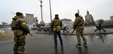 Germania urmează să livreze Ucrainei 2.700 de rachete antiaeriene suplimentare, de tip STRELA, de fabrircaţie sovietică, din stocurile armatei fostei Germanii de Est comuniste; 500 de rachete de tip Stinger, 1.400 de rachete antitanc şi nouă obuziere sovietice au ajuns în Ucraina