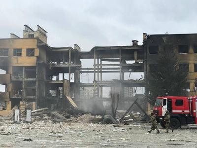 UPDATE-Treizeci şi trei de morţi la Cernihiv, în atacuri aeriene ruse vizând două şcoli şi locuinţe
