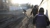Echipă a televiziunii Sky News, prinsă luni într-o ambuscadă în Ucraina. Reporterul a fost rănit, cameramanul salvat de vesta antiglonţ - VIDEO -