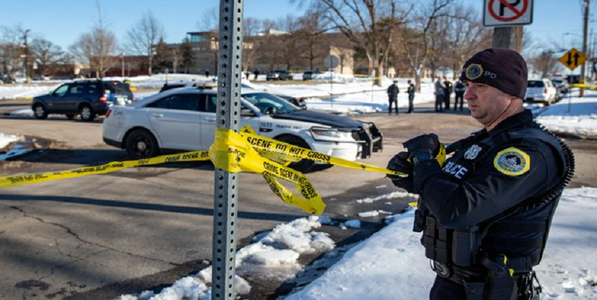 Un adolescent ucis şi alţi doi răniţi într-un atac armat în faţa Liceului East High School, la Des Moines, în statul american Iowa