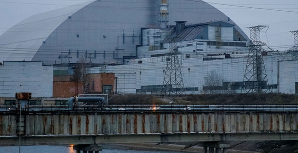 Kuleba cere Rusiei un armistiţiu în vederea reparării liniei electrice a Centralei Nucleare avarate de la Cernobîl; altfel, ”scurgeri” radioactive sunt ”iminente” în 48 de ore, cât pot alimenta centrala generatoare disesel / Precizările AIEA