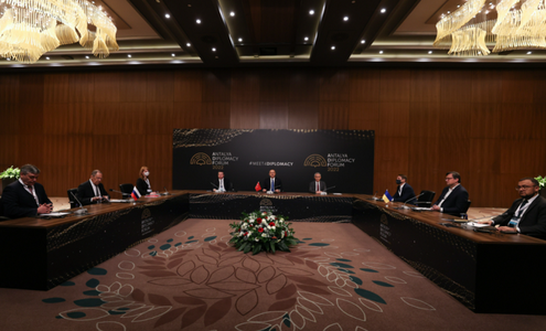 Rusia deschide negocieri oficiale cu Ucraina în Turcia; obiectivul reuniunii este să deschdă calea unui summit Putin-Zelenski mediat de Erdogan anunţă Cavusglu